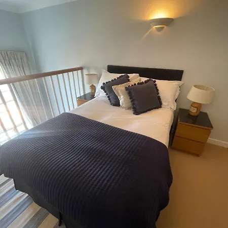 County House Minster View Free Parking New York