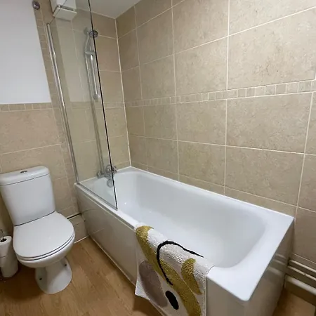 County House Minster View Free Parking New York